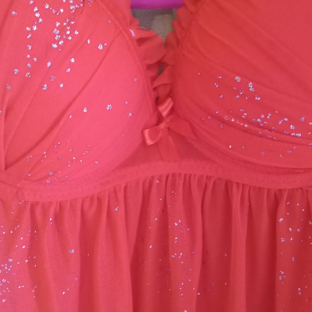 Red sparkley nightie 🔥 bra top